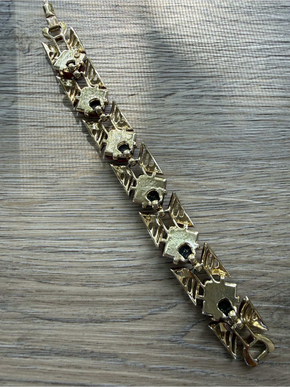 Vintage Coro Gold-Tone Bracelet with Purple  Lucite Confetti Stones - Picture 3 of 7